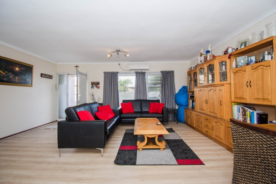 3 Bedroom Property for Sale in Onverwacht Western Cape